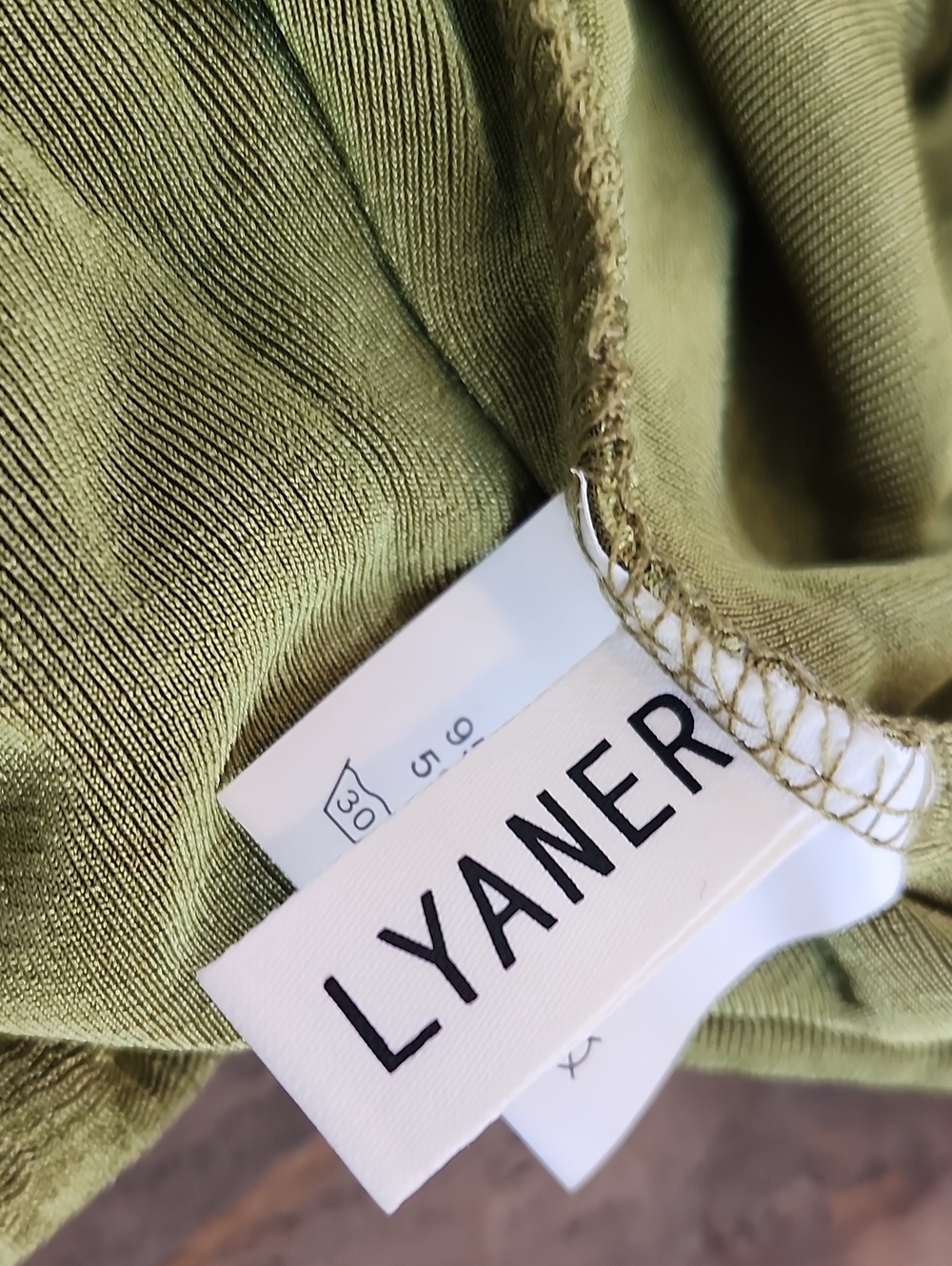 Green Ruched Button-Front Women's Top - Picture 4 of 6